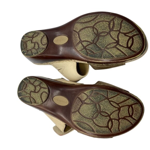 Softspots Beige Gold Wedge Sandals Hook Loop Straps Women Sz 7.5 - Picture 4 of 6